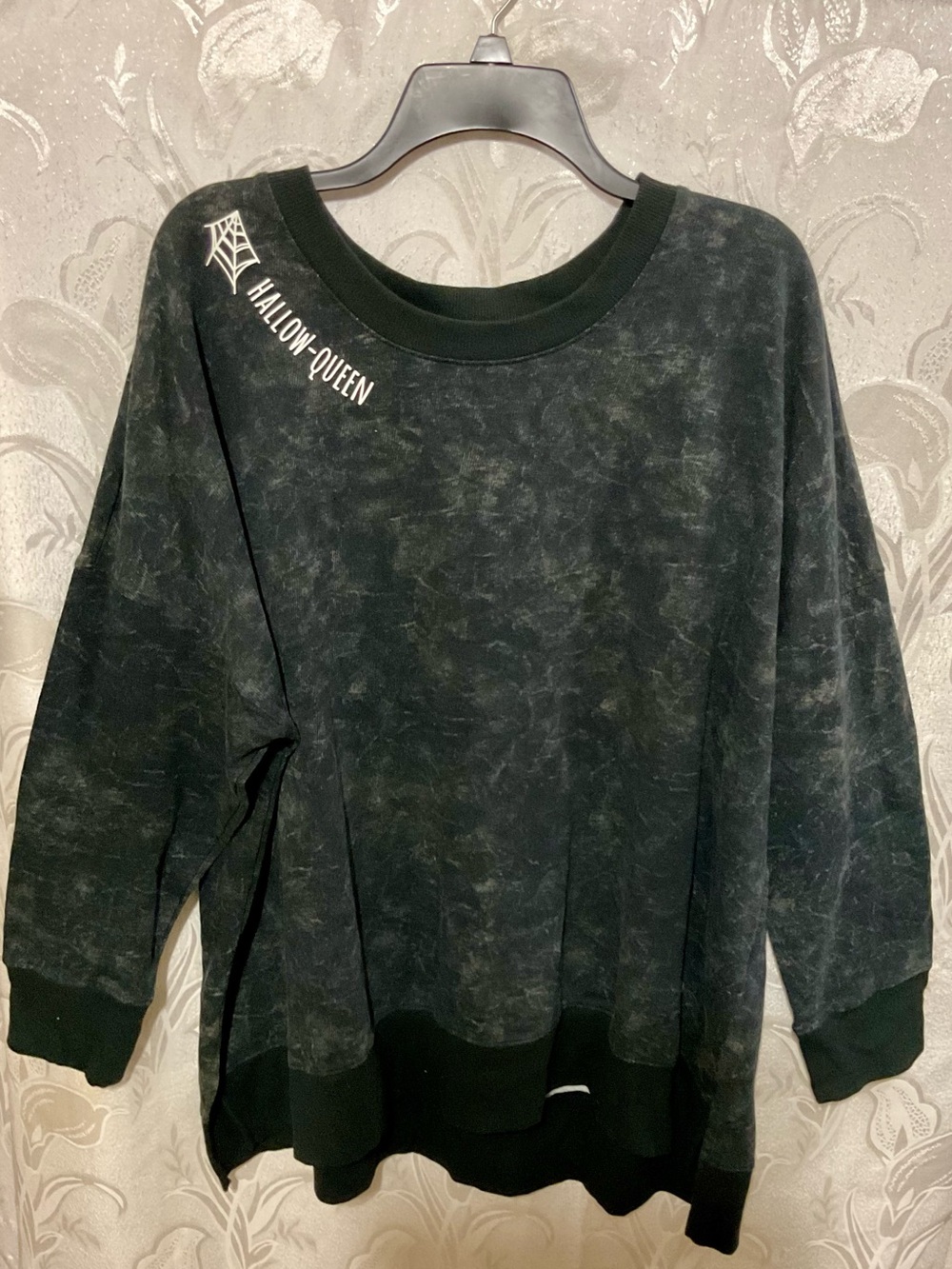LuLaRoe Hannah Hallow-Queen Gray Mineral-Wash Sweatshirt 3XL